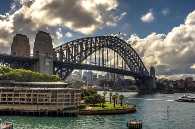 The 92-year-old Sydney Harbour Bridge includes 7km of hard-to-access interior tunnels, where the usual sandblasting cleaning techniques are not possible