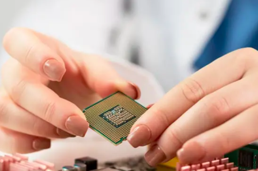 The CHIPS and Science Act allocates $280 billion to boost domestic chip manufacturing, fund advanced R&D, and enhance supply chain resilience in response to global competition (Image: Freepik) 