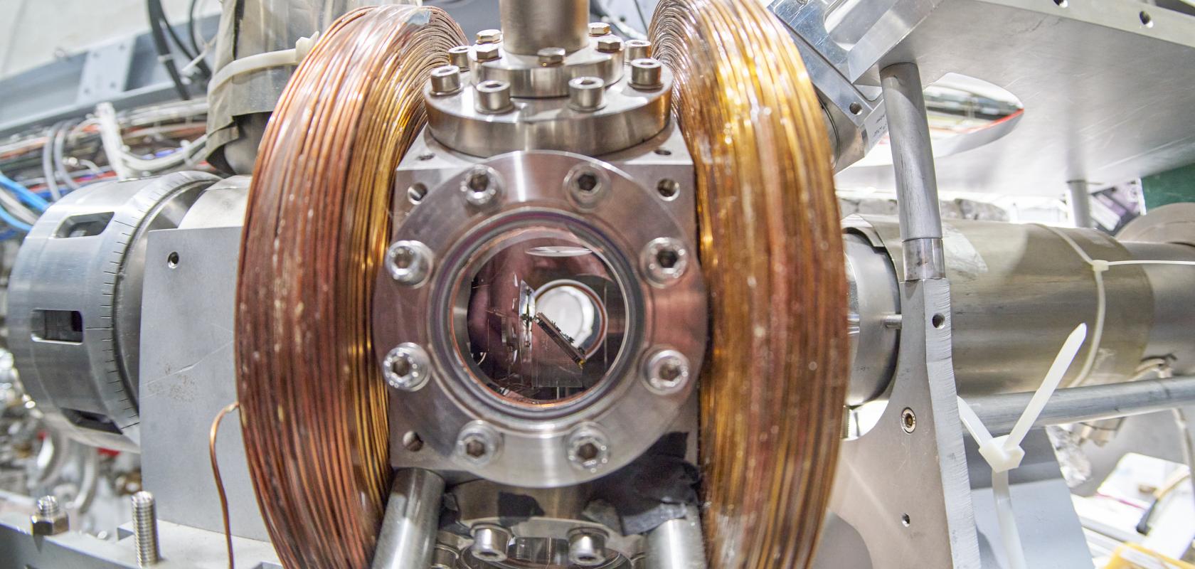 A metal scientific apparauts for laser cooling antimatter