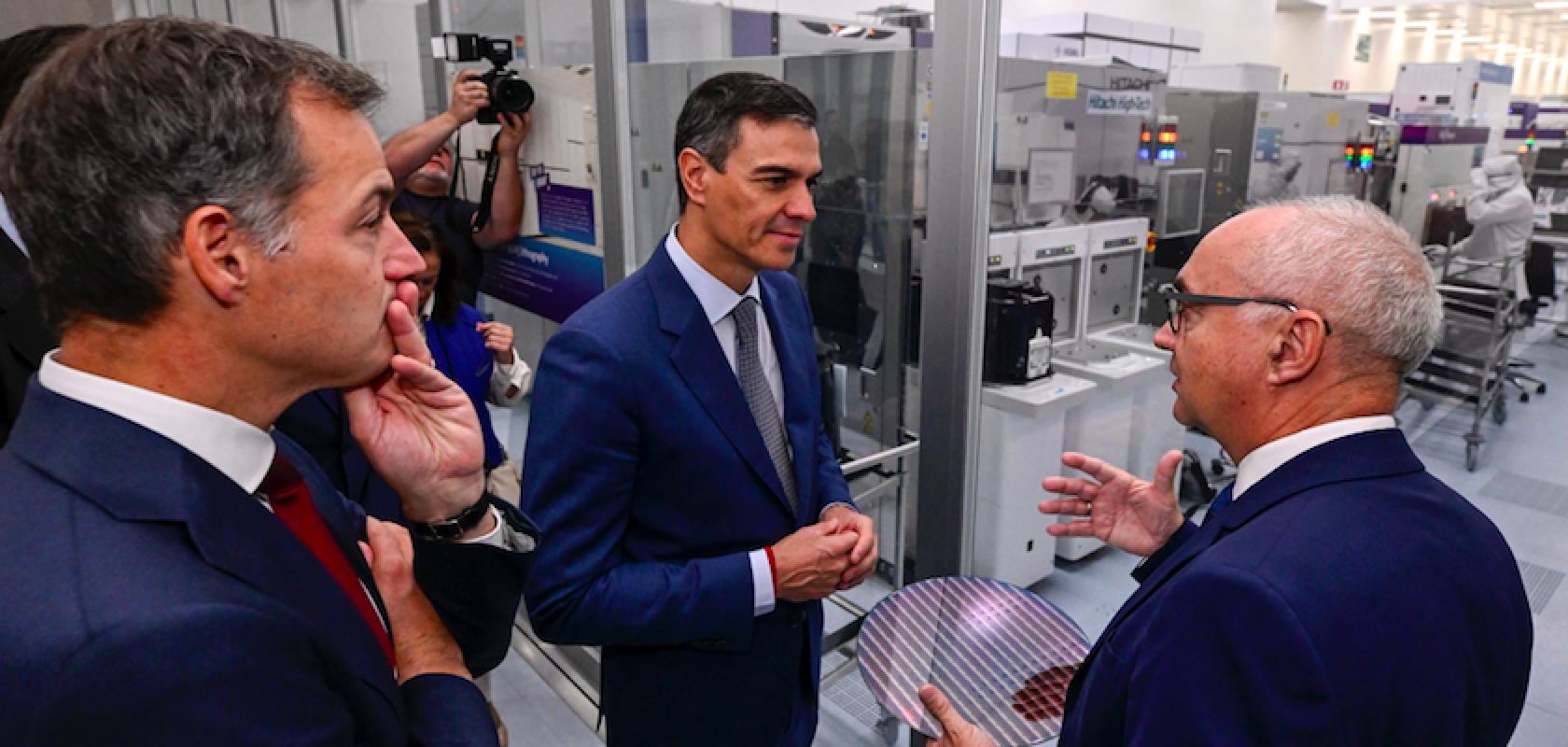 Spanish Prime Minister, Pedro Sanchez, and Belgian Prime Minister Alexander De Croo, both toured Imec's nanotechnology research centre in Leuven (Image: BELGA PHOTO DIRK WAEM)