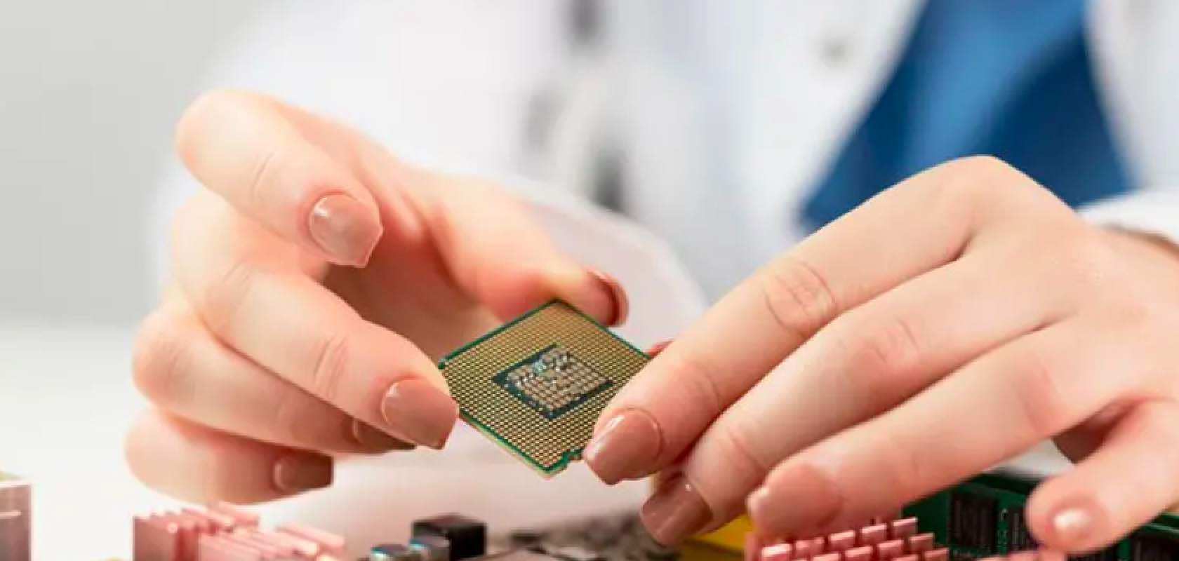 The CHIPS and Science Act allocates $280 billion to boost domestic chip manufacturing, fund advanced R&D, and enhance supply chain resilience in response to global competition (Image: Freepik) 