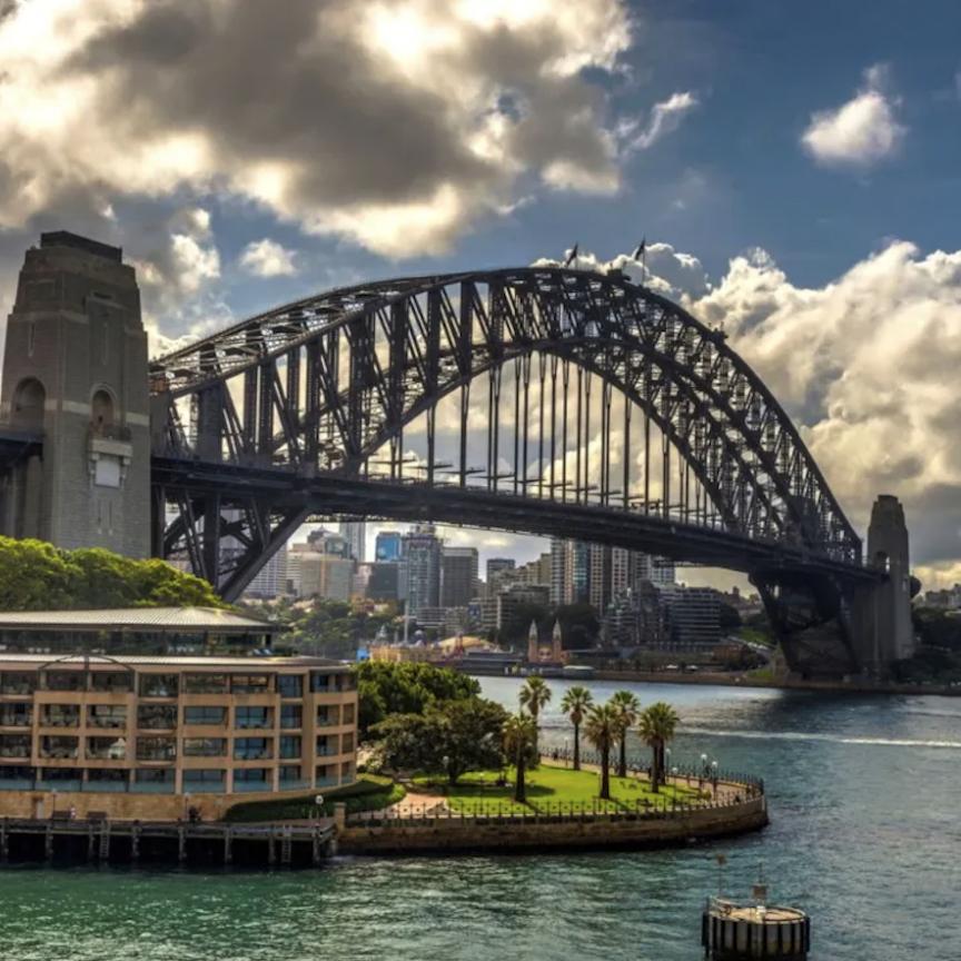 The 92-year-old Sydney Harbour Bridge includes 7km of hard-to-access interior tunnels, where the usual sandblasting cleaning techniques are not possible